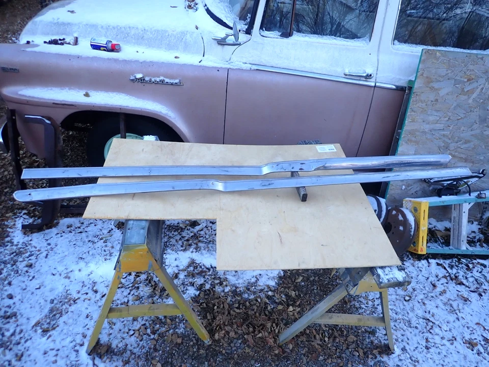 Pair 1946 1947 1948 Chevrolet Fleetline Fleetmaster Stylemaster Rocker Mouldings - Image 1 of 4