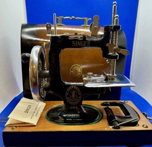 Singer K20 Childs Sewing Machine 3rd Model Replica, Turkey, Case, Clamp & Instr. - Picture 1 of 24