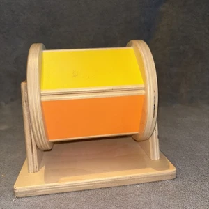 Lovevery Spinning Rainbow Trommel Rassel Fass Holz Montessori Baby Spielzeug - Bild 1 von 4