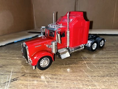1/32 NEW RAY USED RED KENWORTH W900 SEMI TRACTOR, NO PACKAGING - Image 1 of 4