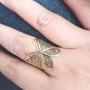 Vintage-Inspired Butterfly Shaped Ring Engraved Design Jewelry Women Gift - Picture 1 of 3