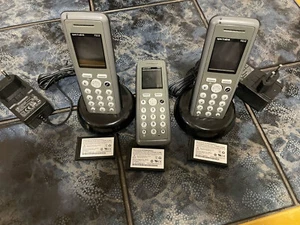 Telefony Spectralink DECT z zapasowymi bateriami, stacjami ładującymi - Zdjęcie 1 z 4
