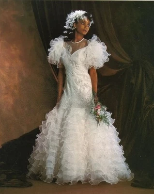 White Vintage Victorian Wedding Dresses Elegant O Neck Lace Pleated Mermaid - Image 1 of 4