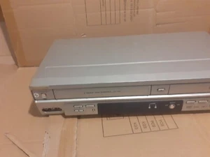GRABADORA DE CASETE DE VIDEO VHS SANYO VHR-275 VCR de colección reproducción larga defectuosa - Imagen 1 de 4