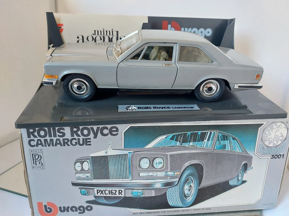 Bburago Rolls Royce Camargue Diamonds 3001 in argento in scatola Burago - Immagine 1 di 4