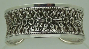 ATEMBERAUBENDES BREITES DREIDIMENSIONALES FLORALES ARMBAND AUS NACHLASS STERLINGSILBER, 7" - Bild 1 von 5
