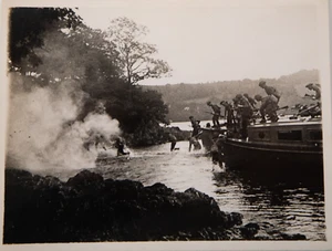 PHOTO ARGENTIQUE MILITARIA 1940	OFFICIEL BRITANIQUE DE PRESSE 15X20cm marines - Bild 1 von 2