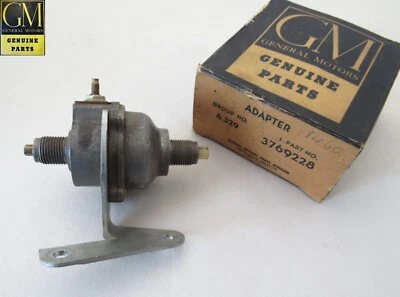 Adaptador Speedo eléctrico GM 3769228 serie C50 C60 70 80 camioneta Chevy 1960-66 nuevo de lote Foto 1 de 4