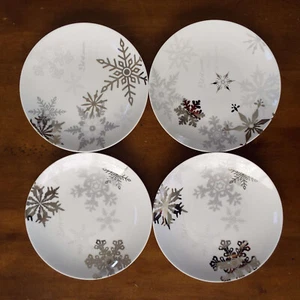 Set 4 Restoration Hardware Let it Snow Snowflake Silver White Salad Plates 8.25" - Picture 1 of 7