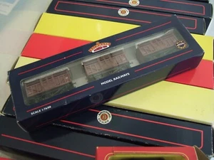 BACHMANN 37-700Z WEATHERED SET OF 3 x 12 TON CATTLE WAGONS LTD ED 145/504 - Picture 1 of 6