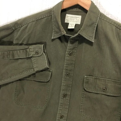 Camisa de manga larga con botones de algodón verde oliva de Abercrombie & Fitch para hombre Foto 1 de 4