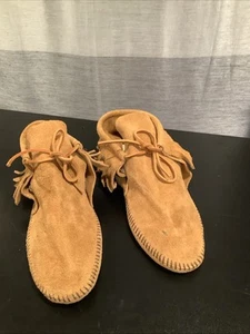 Minnetonka Fringe Moccasin Ankle Boots Brown Suede Southwestern Tie Boho 9.5 - Picture 1 of 4