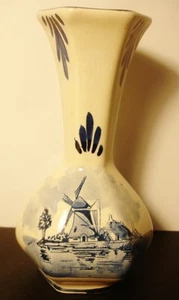 Delft/Delfts Blaus Handwerk Holland Hexagonal Trumpet Vase-Blue Windmill/Flowers - Picture 1 of 5