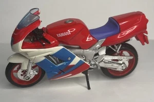 Vintage Yamaha Maisto Special Edition Yamaha Motorcycle FZR600R 1:18 Scale - Picture 1 of 10
