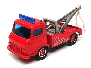 Solido 1/50 Scale 2102 - Renault Saviem SG4 Fire Tow Truck - Red - Picture 1 of 5