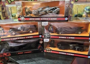 🦇 Jada 1:32 Batmobile 1989 Justice League Animated Series Classic TV THE Batman - Picture 1 of 3
