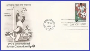 USA5 #2834 U/A PCS ARTCRAFT FDC Football Soccer Player Kicking - Picture 1 of 1