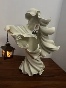 NEW Cracker Barrel Exclusive 2023 Halloween White Resin Ghost with Lantern 18” - Picture 1 of 2