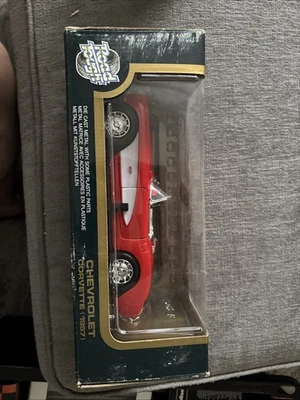 VINTAGE 1957 CHEVROLET CORVETTE CONVERSÍVEL ESCALA 1 18 YAT MING ROAD HARD - Imagem 1 de 4