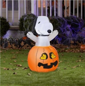3.5' ALTO LED CACAHUETES SNOOPY Y STOCK DE MADERA EN UNA CALABAZA HALLOWEEN INFLABLE - Imagen 1 de 3