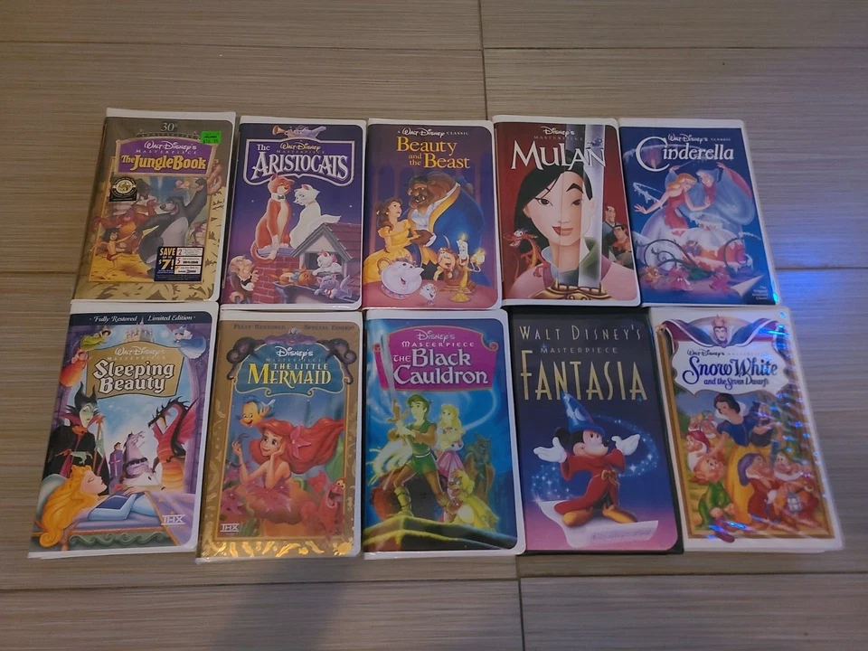 Walt Disney Classic Animated films - VHS Clamshells - Lot of 10 Foto 1 de 2