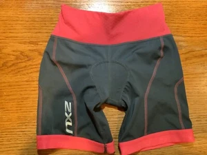 2XU Womens XSmall Triathlon/Active Shorts 7" Inseam Padded/Pockets/Red/Charcoal - Bild 1 von 12