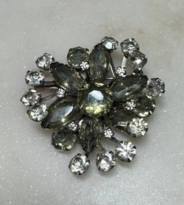 Vintage Rhinestone Brooch Pin - Picture 1 of 5