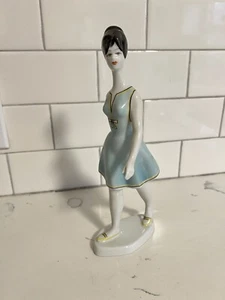 Hollohaza Kezzel Festett Porcelain Handpainted Art Deco Girl In Blue Figurine - Picture 1 of 6