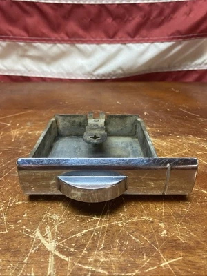 Bandeja de cenizas Dodge Cornet Meadowbrook Wayfarer 1949 vintage Foto 1 de 4