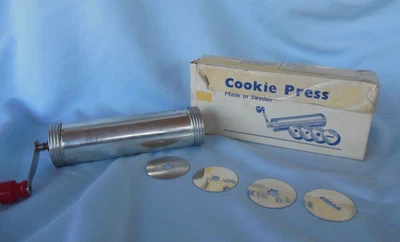 SVEICO COOKIE PRESS Vintage Metal Crank Complete in Box  4 Disks Made in Sweden - Image 1 of 4