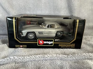 Burago 1/18 Scale Diecast 3013 - 1954 Mercedes Benz 300 SL - Silver/Cream Int - Picture 1 of 4