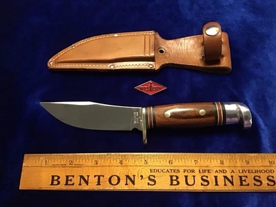 VINTAGE  "1979" WESTERN CUTLERY USA W88 FIXED BLADE HUNTING  KNIFE & ORG. SHEATH - Image 1 of 4