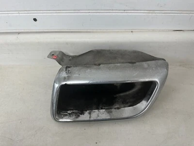 OEM 2010-2013 GM Buick LaCrosse Protector térmico Tubo de escape trasero derecho Punta de escape Foto 1 de 4