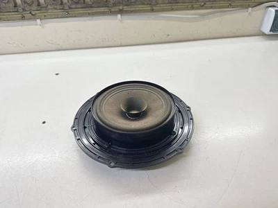 Volkswagen Transporter - Caravelle T5 2008 Left front front door speaker - Image 1 of 4