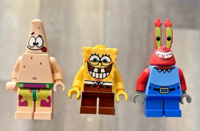 Lego SpongeBob Minifigure Grin with Bottom Teeth Patrick Star Mr. Krabs Lot of 3 - Image 1 of 4