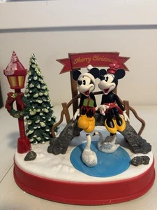 Disney Ruz Winter Magic Animated Scene Lights Music Mickey And Minnie Christmas - Picture 1 of 6