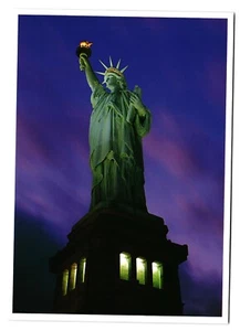 Postcard Statue of Liberty New York City NY - Picture 1 of 2