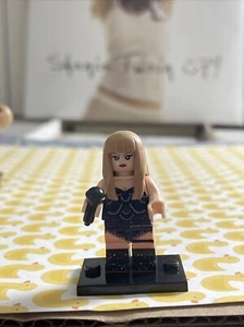 TAYLOR SWIFT BLACK LEOTARD MICROPHONE LEGO MINIFIG MINI FIGURE eras tour - Picture 1 of 5
