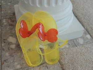 NEW Little Girls Shoe Size 12 * GAP * Yellow Butterfly Jelly Sandals Shoes - Picture 1 of 6