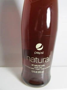 BOTTIGLIA DI VETRO PEPSI NATURALE ALL-NATURAL COLA 12 ONCE ~ bottiglia completa non aperta - Foto 1 di 6