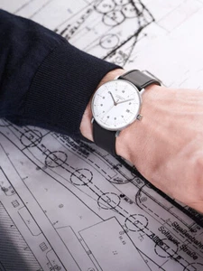 Reloj Junghans Max Bill Cristal de Zafiro Automático Esfera Plateada Fecha 27/4700.02 - Imagen 1 de 4