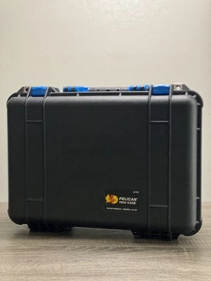 Funda protectora rígida Pelican 1500 - [Funda negra | Asas azules] Foto 1 de 3