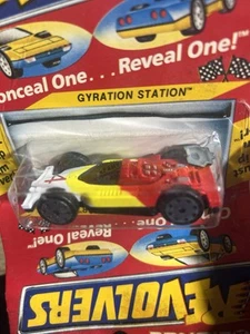Lionel Yellow Revolvers Spinster & Gyration Station 🏎️🏎️🏎️ - Bild 1 von 5