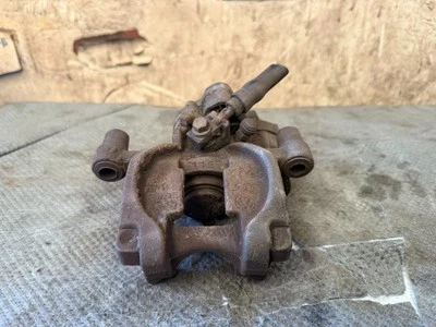 Pinza de freno eléctrica trasera del lado del pasajero Volkswagen Golf MK7 2013 5Q0615405AM Foto 1 de 4