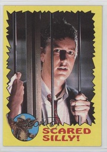 1984 Topps Gremlins Judge Reinhold Gerald Hopkins Scared Silly! #46 7ns