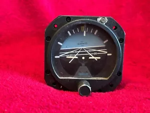EDO-AIRE 5000B-10 ATTITUDE GYRO INDICATOR P/N 23-501-016 - Bild 1 von 6