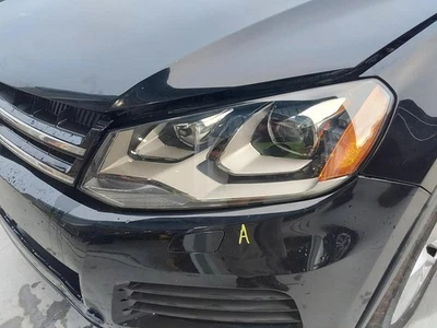 Used Left Headlight Assembly fits: 2011 Volkswagen Touareg xenon HID LED running Foto 1 de 4