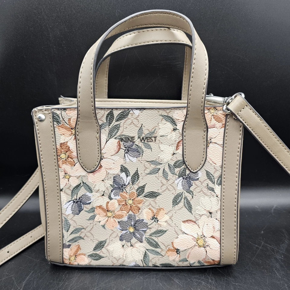 Mini bolso bandolera floral Nine West Candance Foto 1 de 4