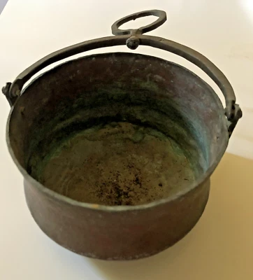 Chaudron en cuivre avec anse et anneau de suspension - Photo 1/4