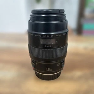 Canon EF 100mm f2.8 Macro Lens Canon EF Mount with Autofocus Macro - Picture 1 of 5